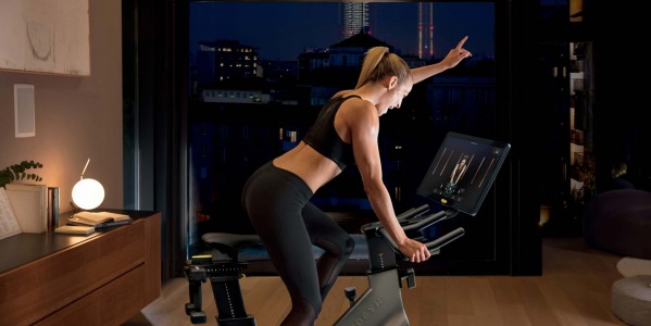 Bien s’entraîner sur un vélo d’appartement Technogym Ride
